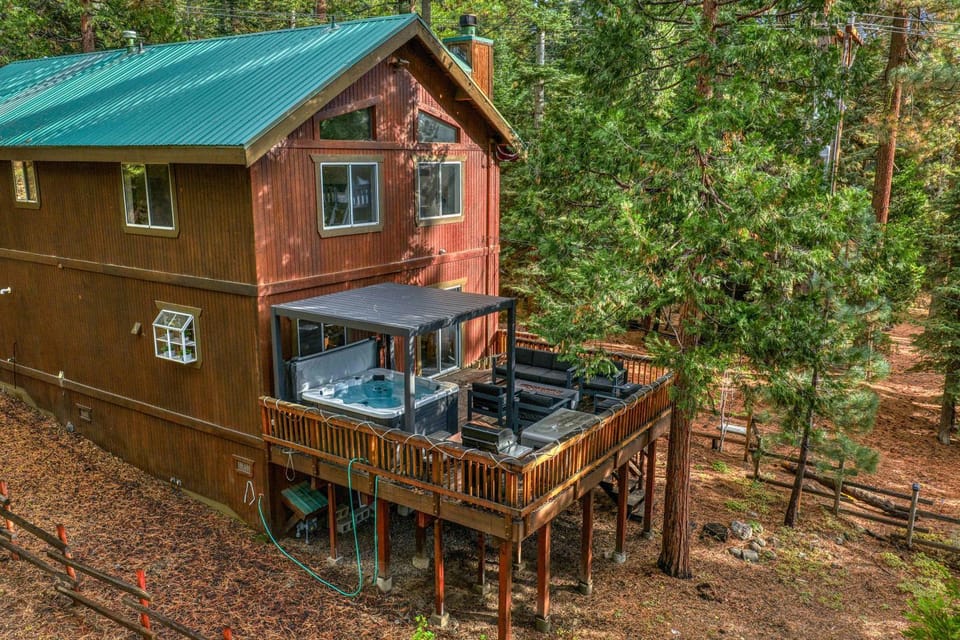 Kings Beach Retreat Hot Tub & Game Loft House in Kings Beach