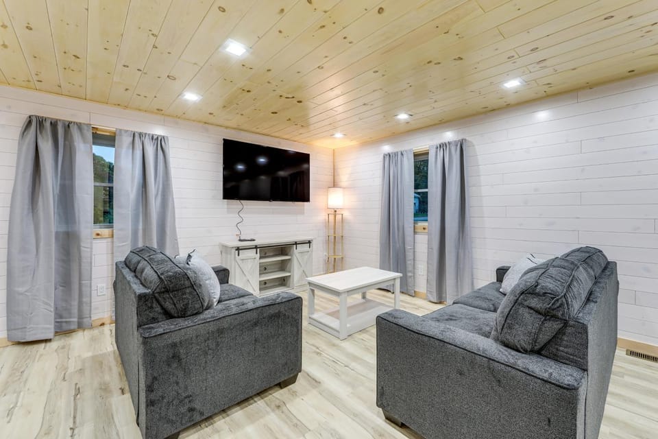 Direct Trail Access: Lyons Falls Getaway w/ Views! House in Lyons Falls