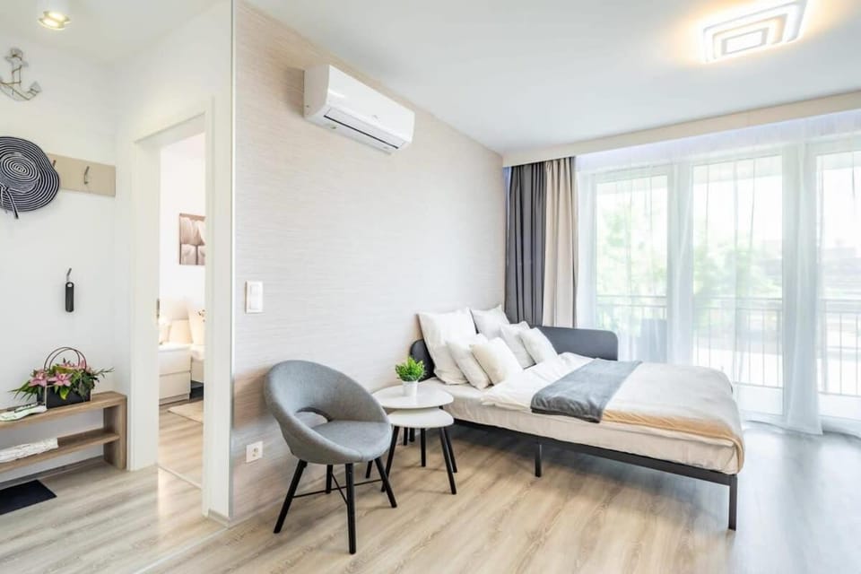New central apartment with balcony Apartment in Budapest