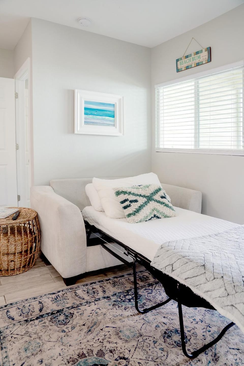 Bed, Living room