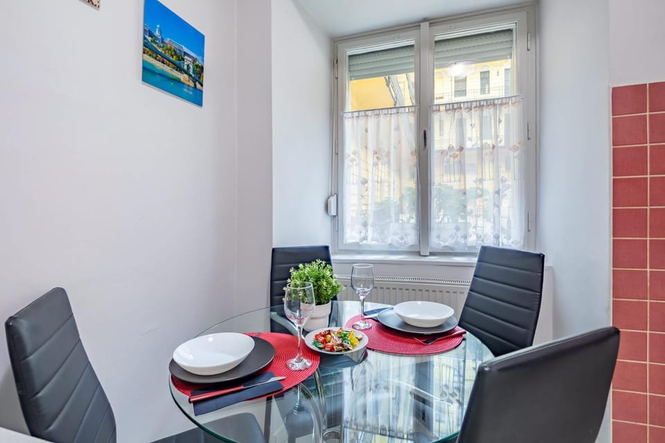 Ultra Central - Quiet Oasis by the Synagogue Apartment in Budapest