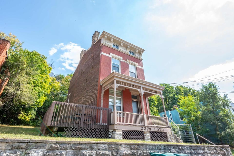 Queen City Suites 1 - For 3 Apartment in Over The Rhine