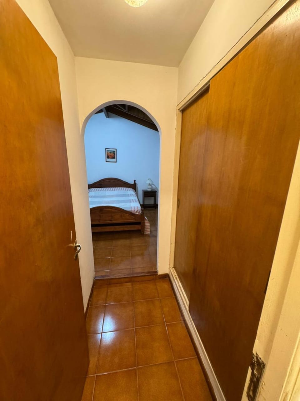 Photo of the whole room, Bedroom, wardrobe