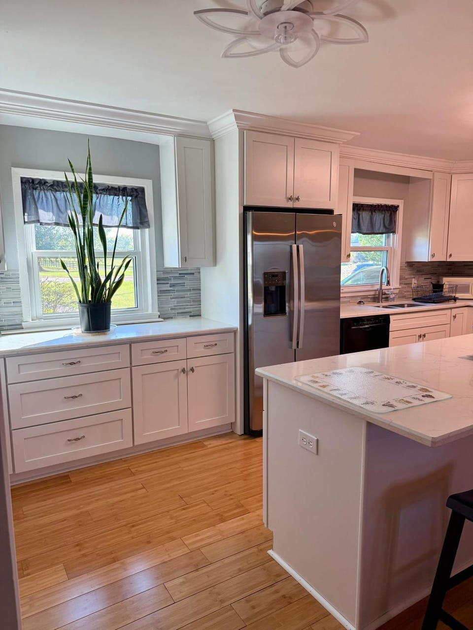 Serene Bayou Retreat - Spacious Family Home House in Broussard