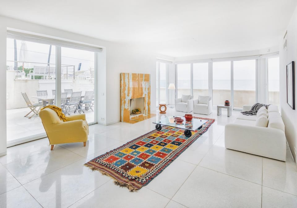 Living room, Seating area