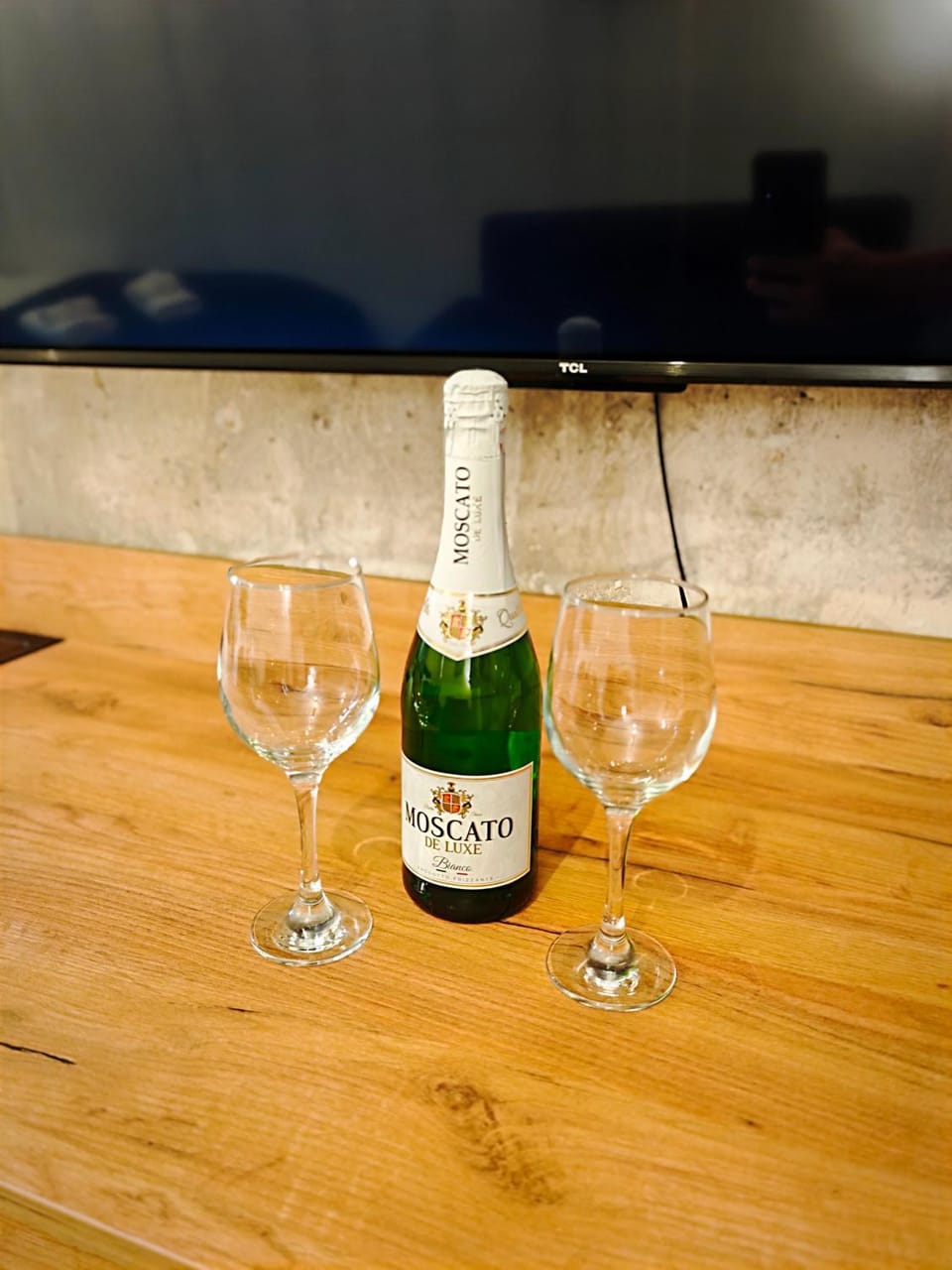 Axiom Suites - Zenith III - Netflix, HBO, Champagne Apartment in Slovakia
