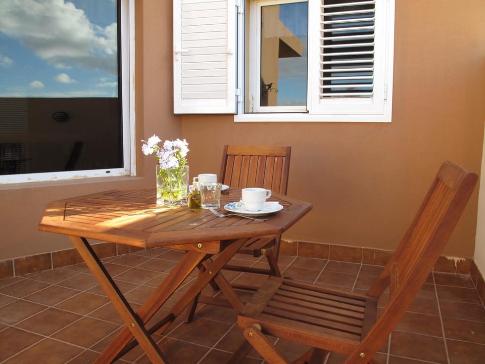 Patio, Off site
