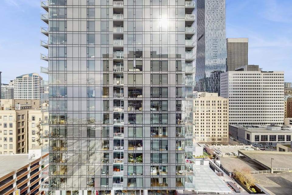 Newmark Condo Suite Apartment in Pike Place Market