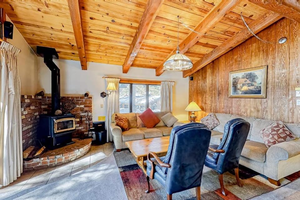 Chateau Sans Nom 12 Apartment in Mammoth Lakes