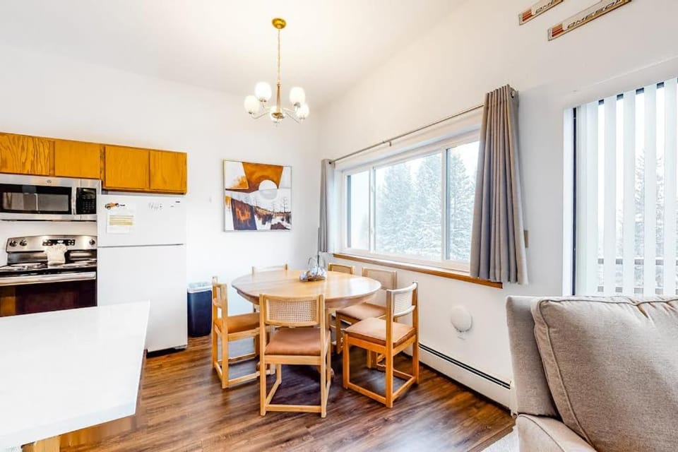 Buffalo Ridge C102 Apartment in Wildernest