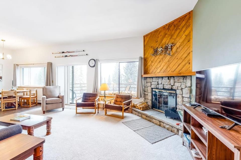 Buffalo Ridge C102 Apartment in Wildernest
