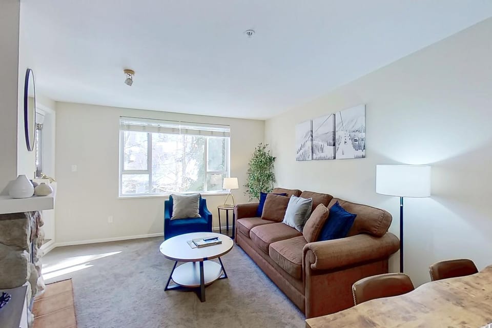 Town Plaza, Unit 202 Apartment in Whistler