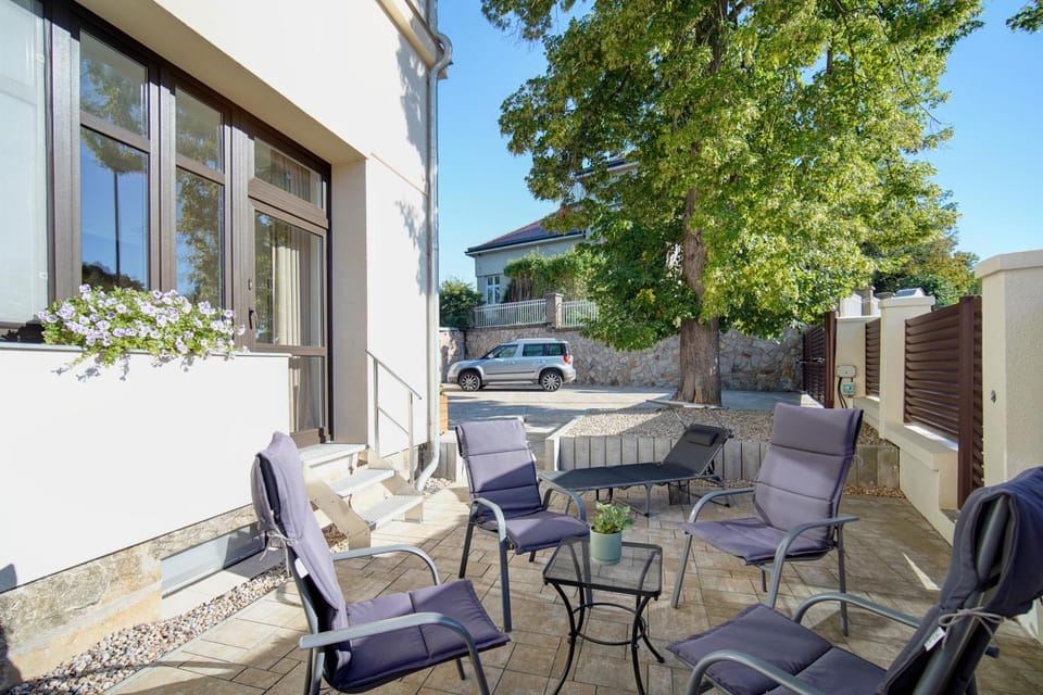 Seating area