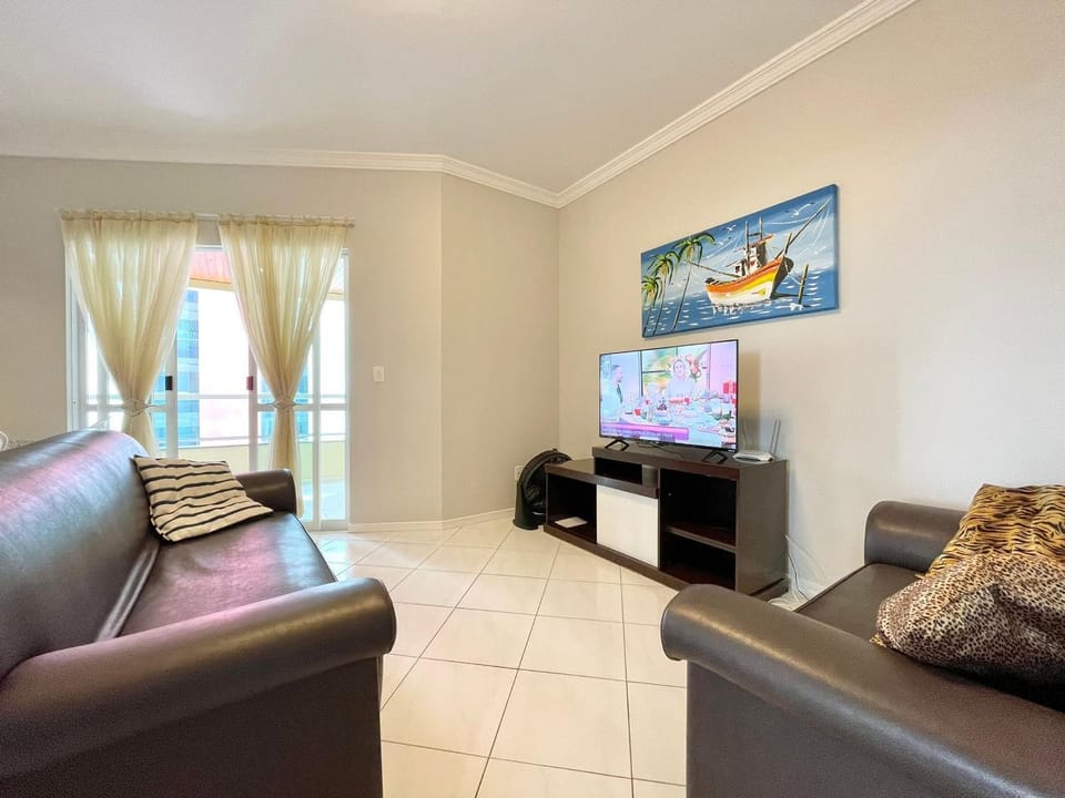 264 Street Itapema 3 Bedrooms with Air Conditioning 150m from the Sea AT006 Apartment in Porto Belo