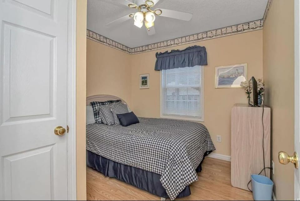 Toes in the Sand, 3 br 2 bath for fun and relaxing House in South Carolina