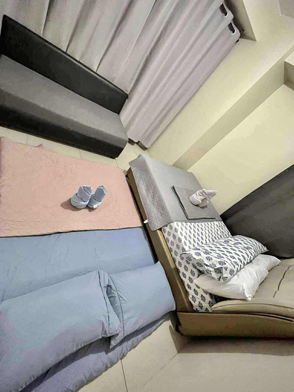 Staycation Near Mall of Asia Bed and Breakfast in Pasay
