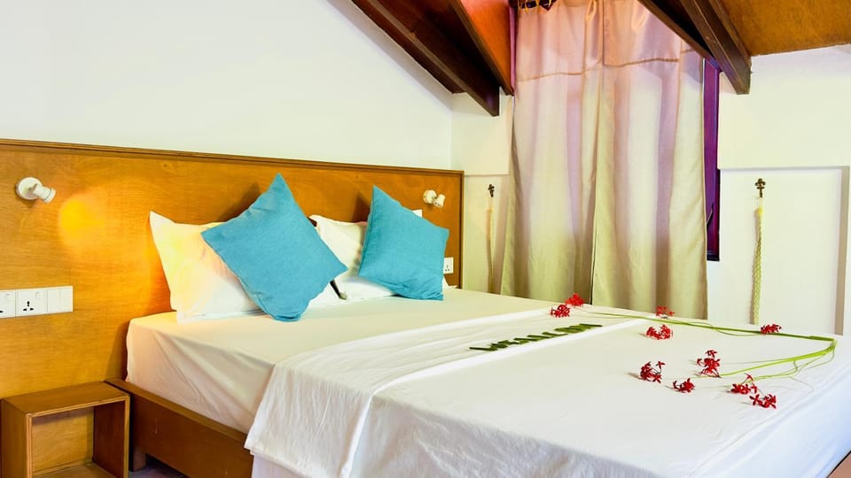 Photo of the whole room, Bedroom