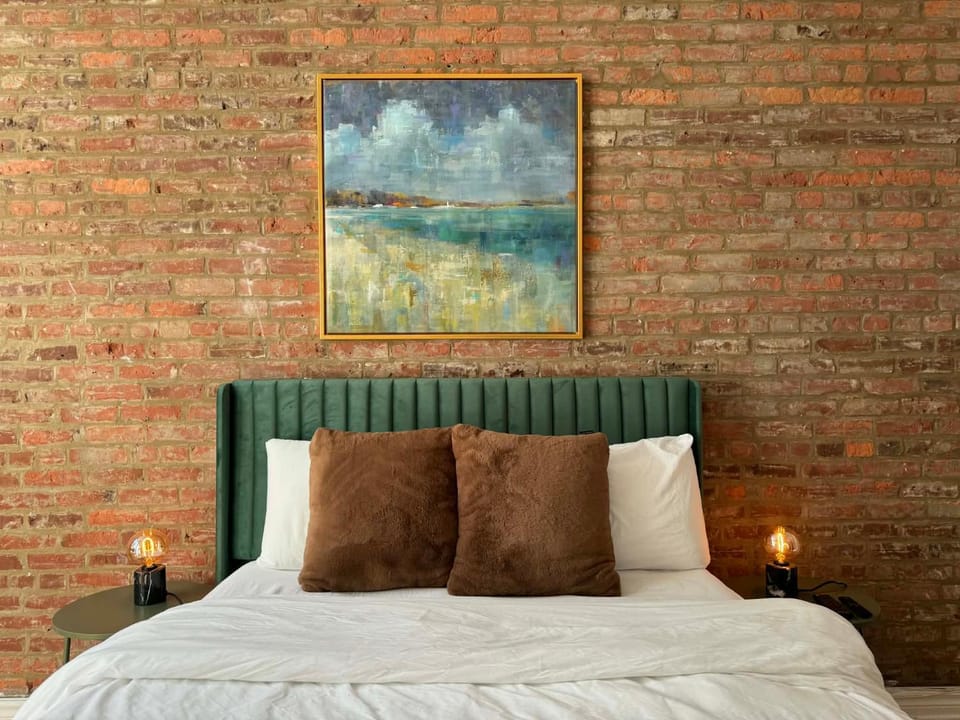 Top Location - The 777 Old Port Gem Apartment in Montreal