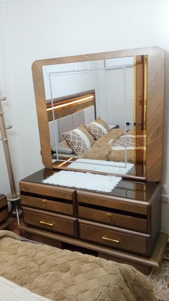 شقه راقيه مريحه بالمهندسين اطلاله مباشره Apartment in Egypt