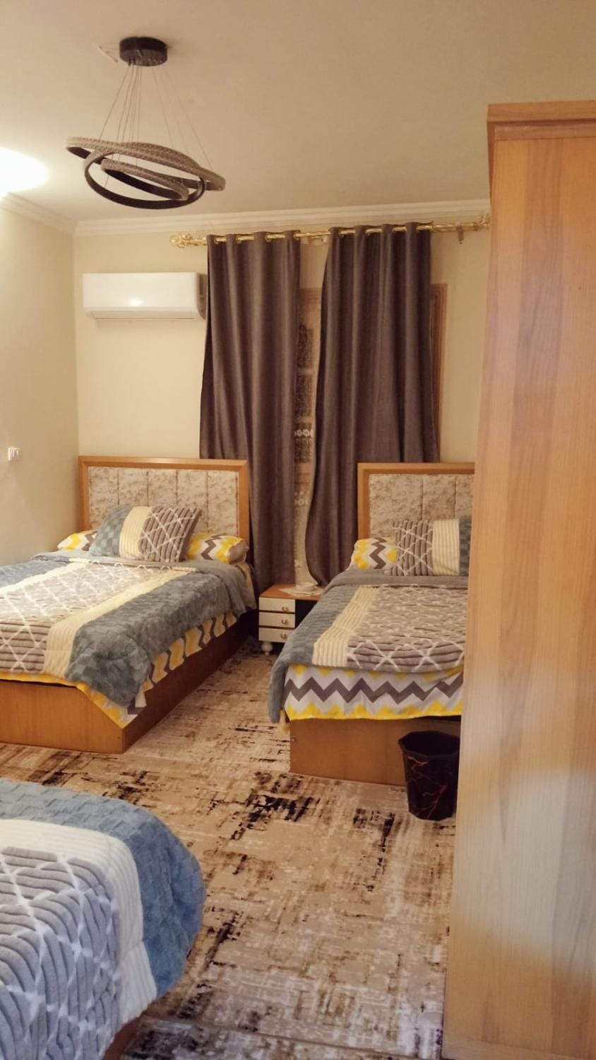 شقه راقيه مريحه بالمهندسين اطلاله مباشره Apartment in Egypt
