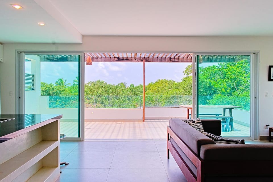 Natural landscape, TV and multimedia, View (from property/room), Balcony/Terrace, Living room, Seating area