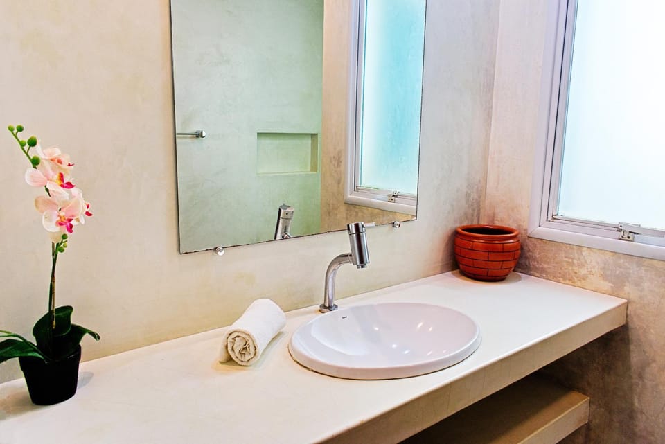 Bathroom, towels
