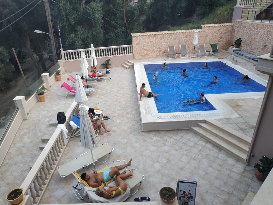 Swimming pool, Swimming pool