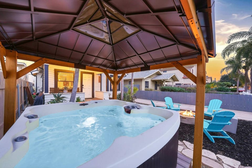 Mid-City 2BR Retreat Firepit Nights with Free Parking Apartment in San Diego