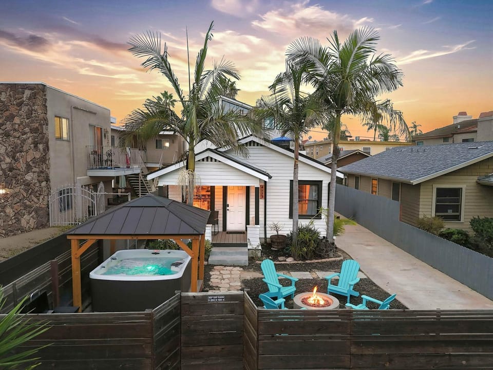 Mid-City 2BR Retreat Firepit Nights with Free Parking Apartment in San Diego