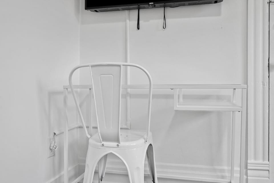 Pittsburgh Shadyside 3E Stylish and Bright Private Bedroom with Shared Bathroom Vacation rental in Shadyside