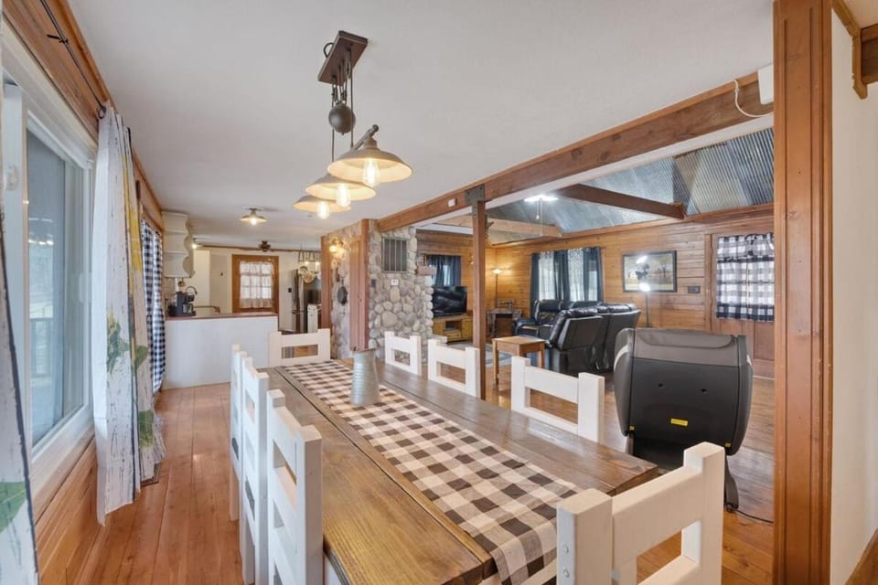 Wind Ridge Cabin Cabin in Ozark Mountains