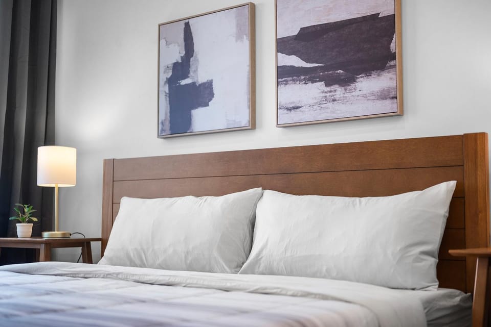 Central Lawrenceville 1A Bright and Stylish Private Studio with Free Street Parking Apartment in Pittsburgh