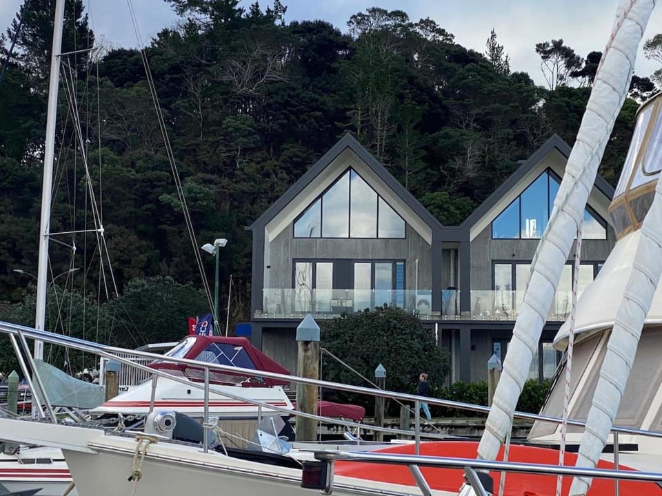 Luxury Waterfront Marina Apartment - Bay of Islands, New Zealand Apartment in Northland
