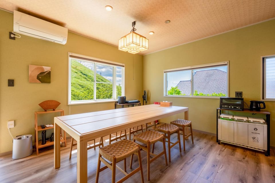 Dining area, oven, air conditioner