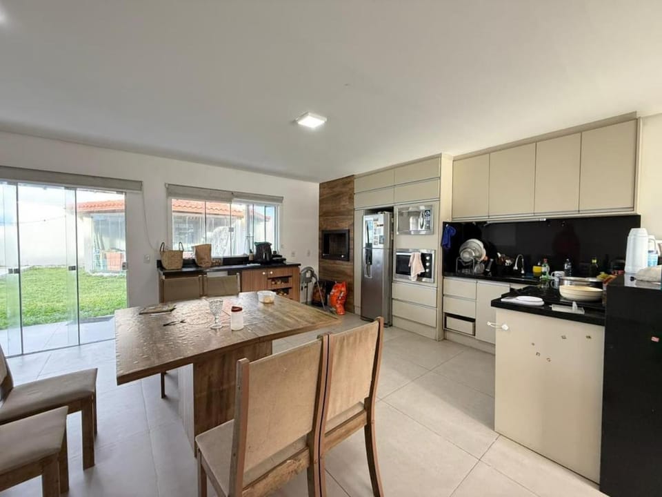 Beautiful house with swimming pool meters from the sea House in State of Rio Grande do Sul
