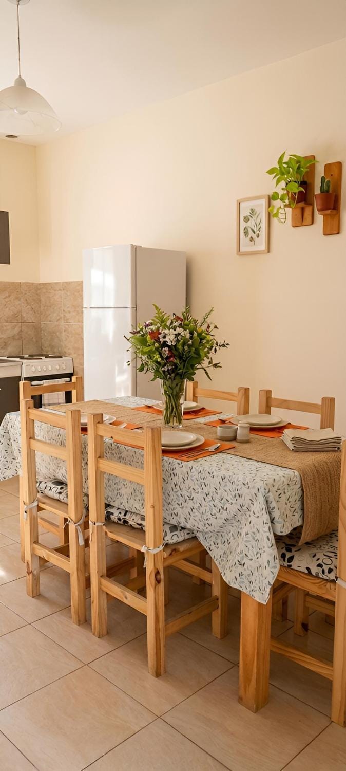 Kitchen or kitchenette, Living room, Seating area, Dining area, pet friendly, stove