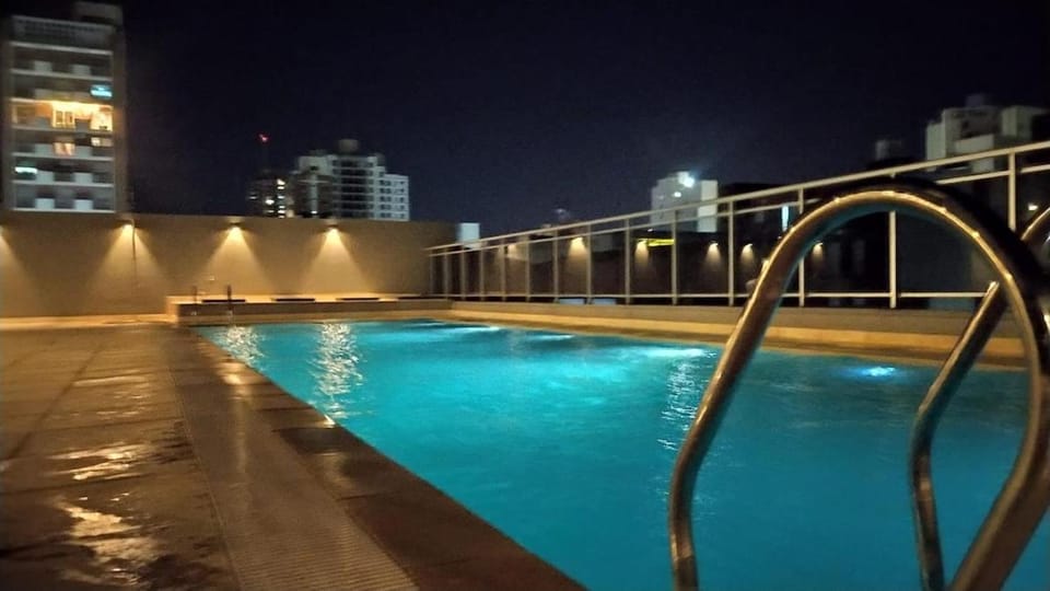 Departamento de Categoría, balcón, piscina, TV 58', COCHERA INCLUIDA Apartment in Santa Fe