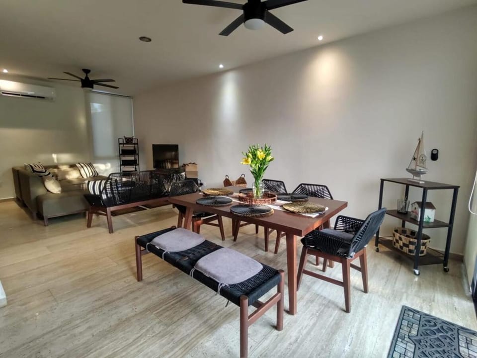 Acacias Residence House in Merida