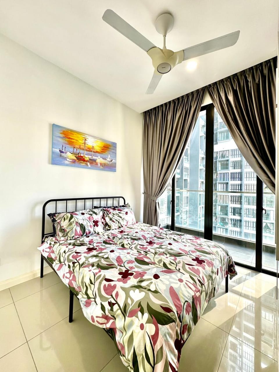 Bed, Photo of the whole room, Bedroom