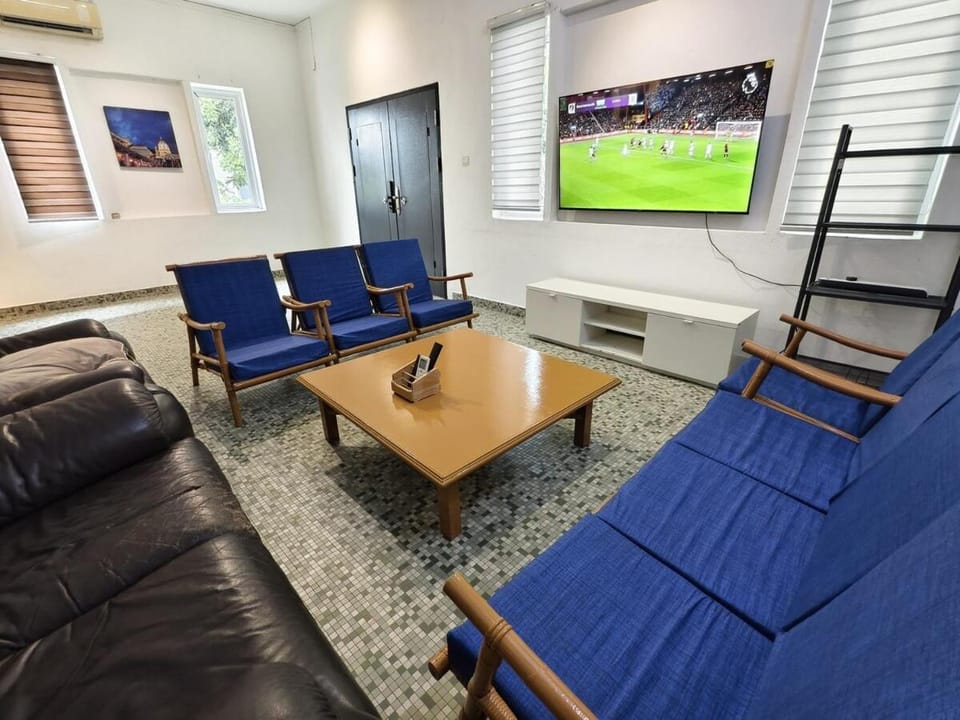 TV and multimedia, Living room, Seating area