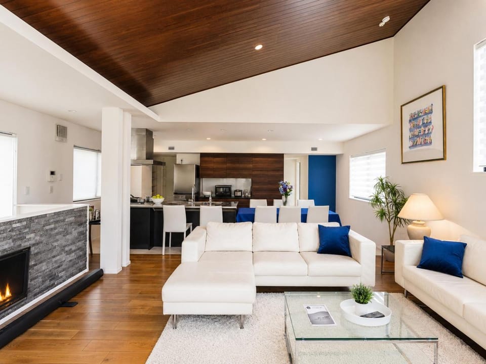 TV and multimedia, Kitchen or kitchenette, Living room, Dining area, kitchen
