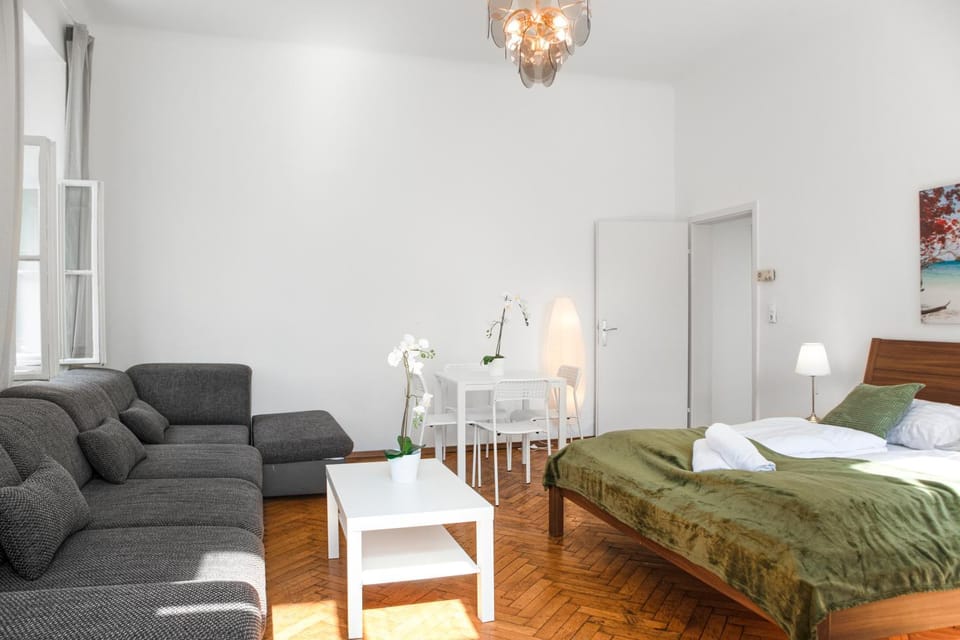 Bed, Seating area, Bedroom, towels