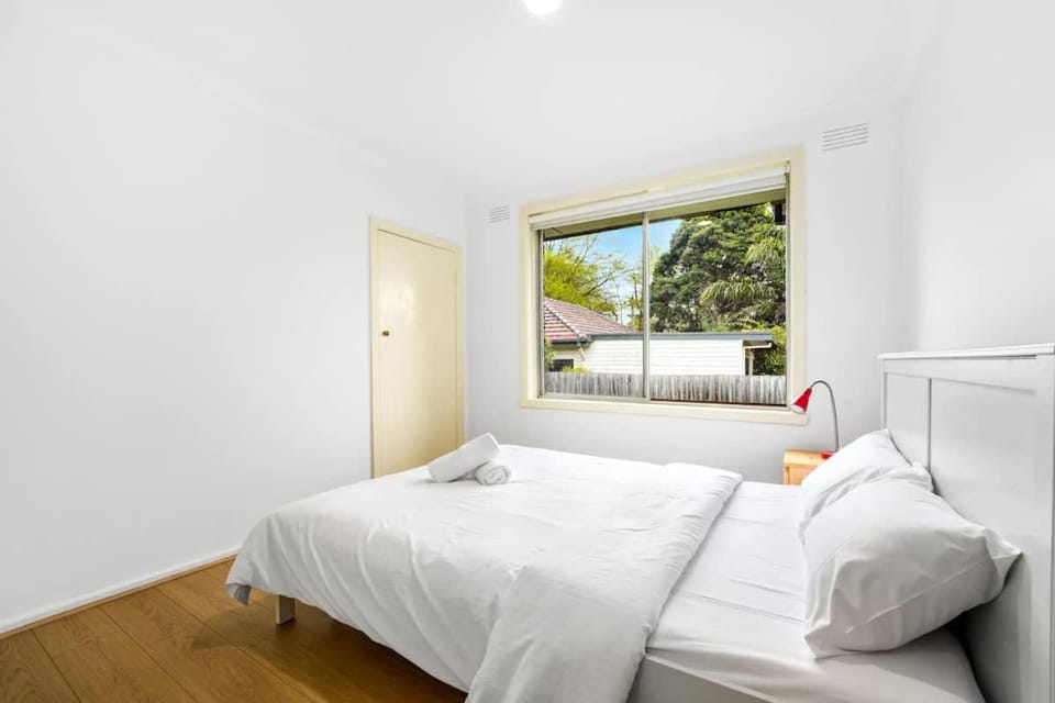 Comfy Croydon Family Getaway Near Trails and Cafes House in Melbourne