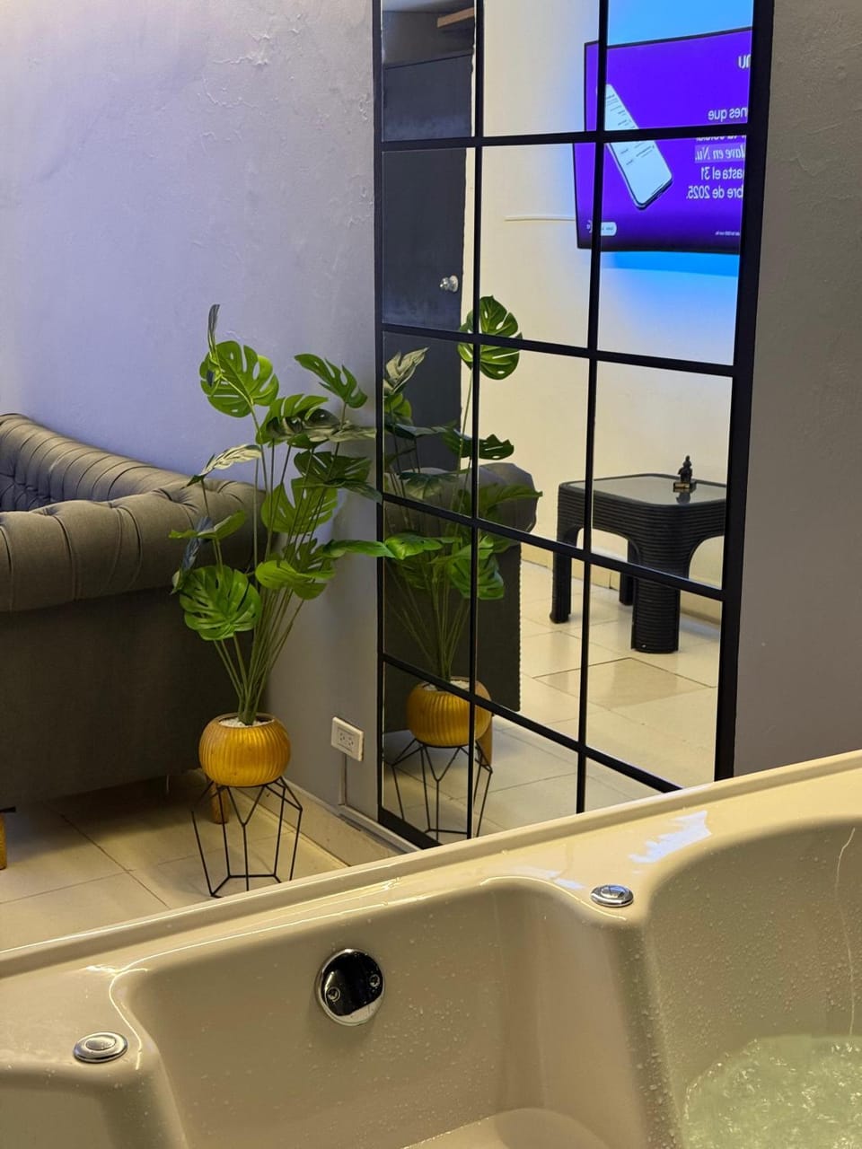 Apartamento con jacuzzi cerca al parque de poblado Apartment in Medellin