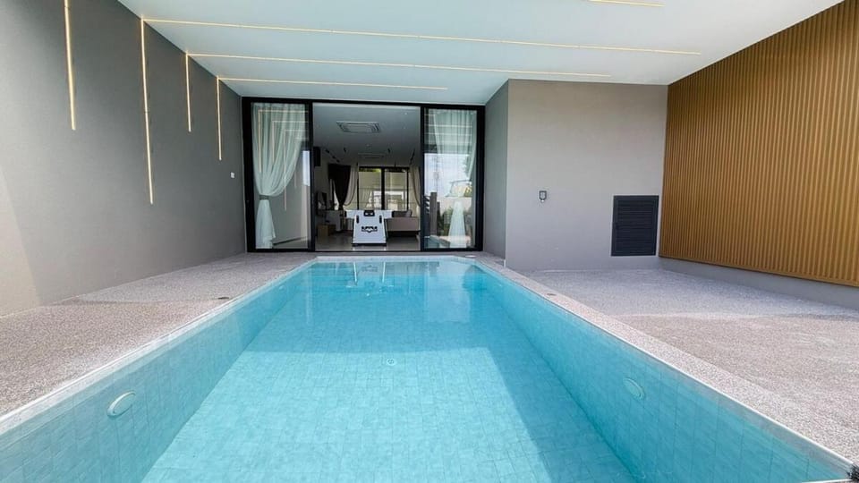 Pool view, Swimming pool, Swimming pool