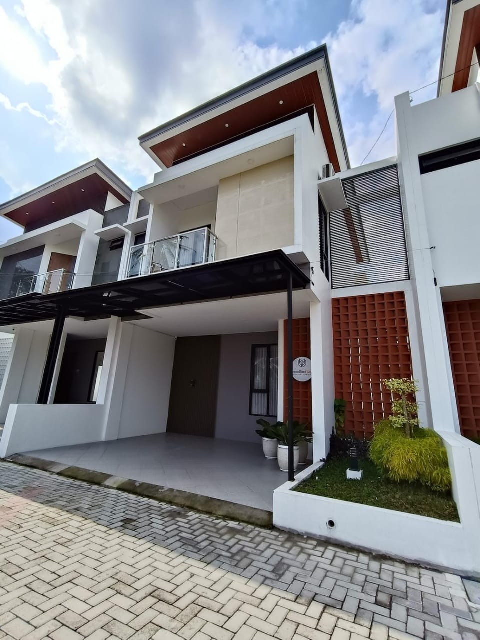 Property building, Balcony/Terrace