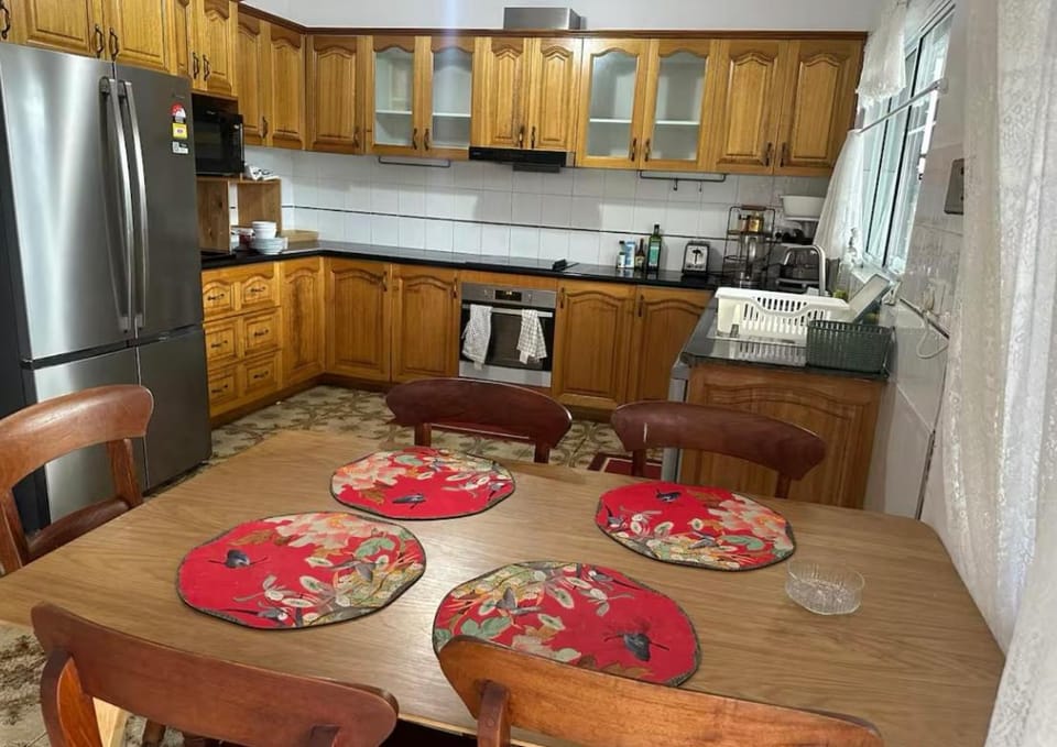 Mains Rd 后院的独立田园小屋 M9 Bed and Breakfast in Brisbane