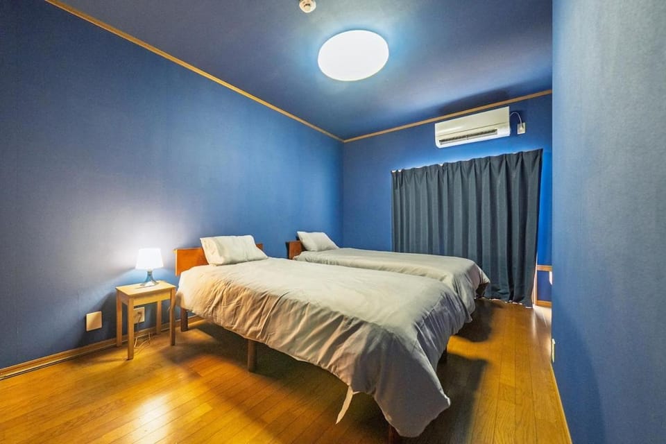 Bed, Bedroom, air conditioner