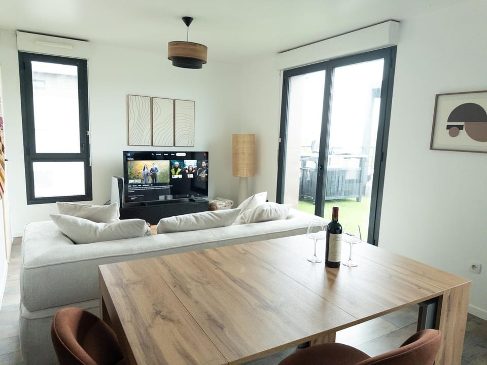 Exceptional Rooftop - Design and Absolute Comfort Apartment in Bussy-Saint-Georges