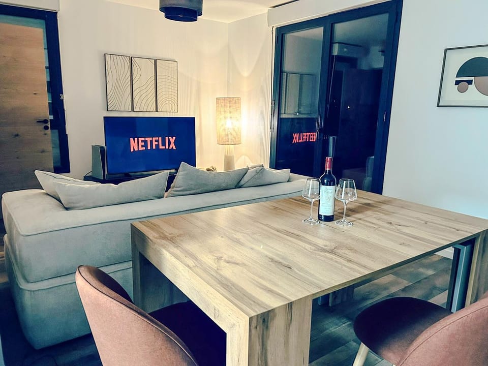 Exceptional Rooftop - Design and Absolute Comfort Apartment in Bussy-Saint-Georges